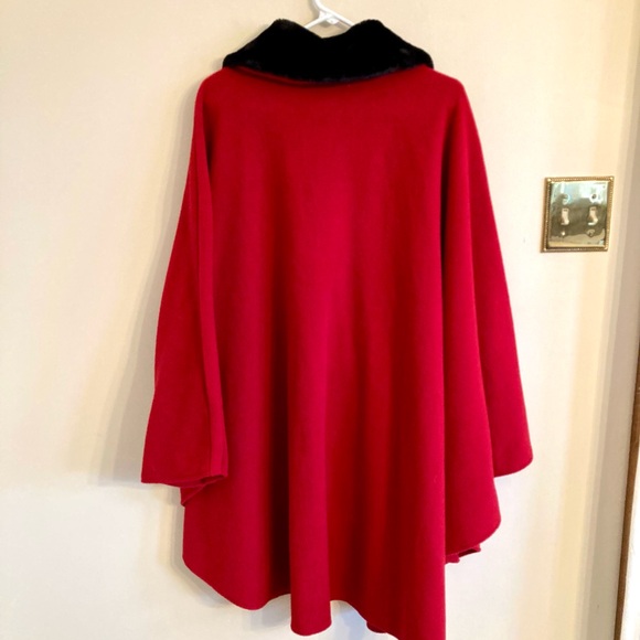 LeModa Cape - Picture 12 of 13